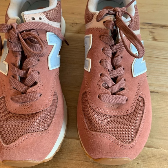 New Balance Classic 574 - Picture 2 of 2